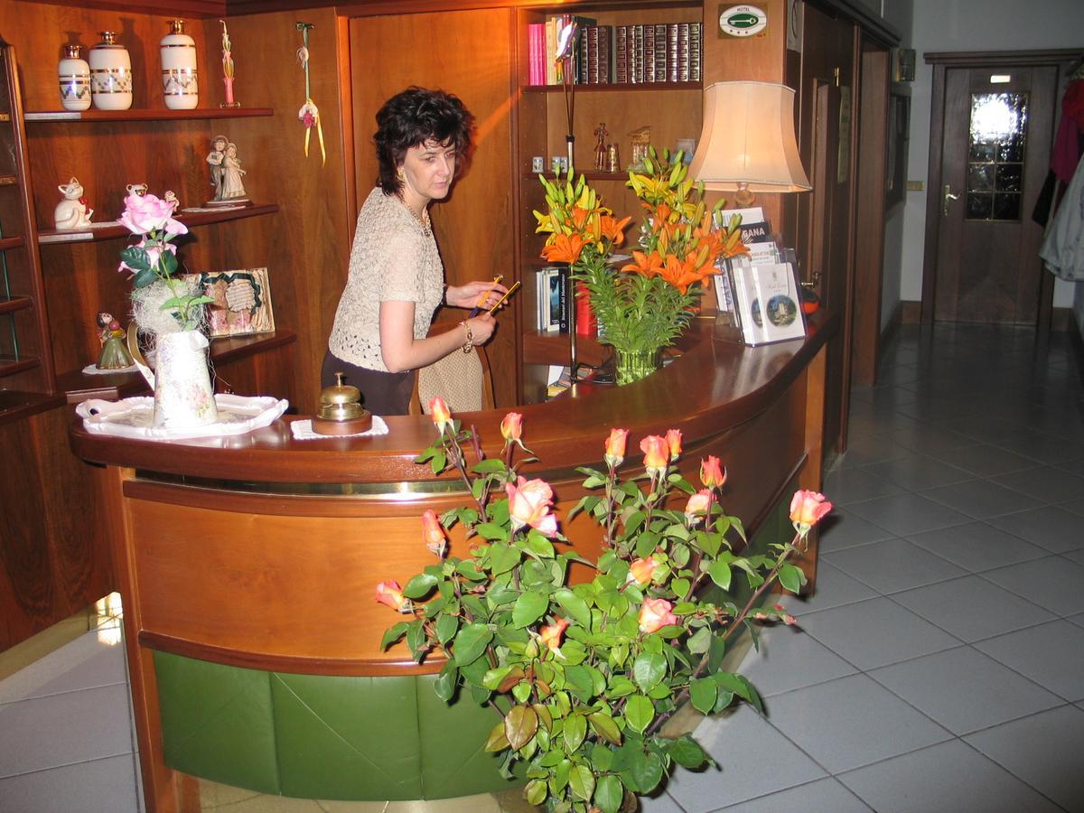Hotel Levico Levico Terme Bagian luar foto